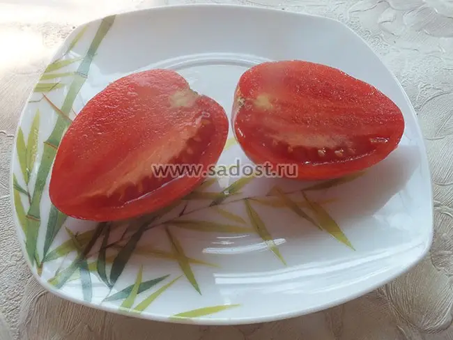 Изящный и вкусный томат «Супермодель»: описание сорта, фото